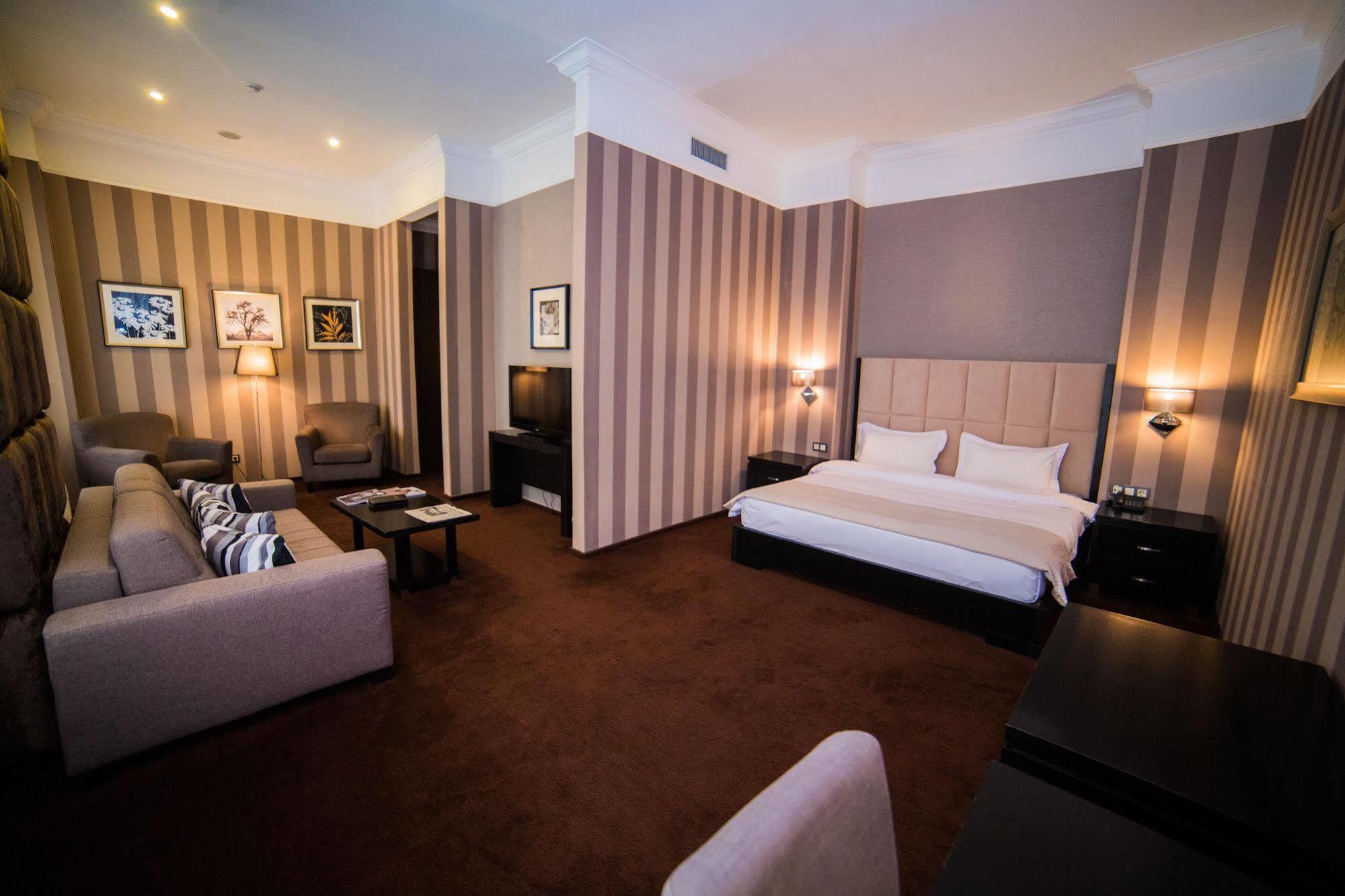 Jelsomino Boutique Hotel Astana Buitenkant foto