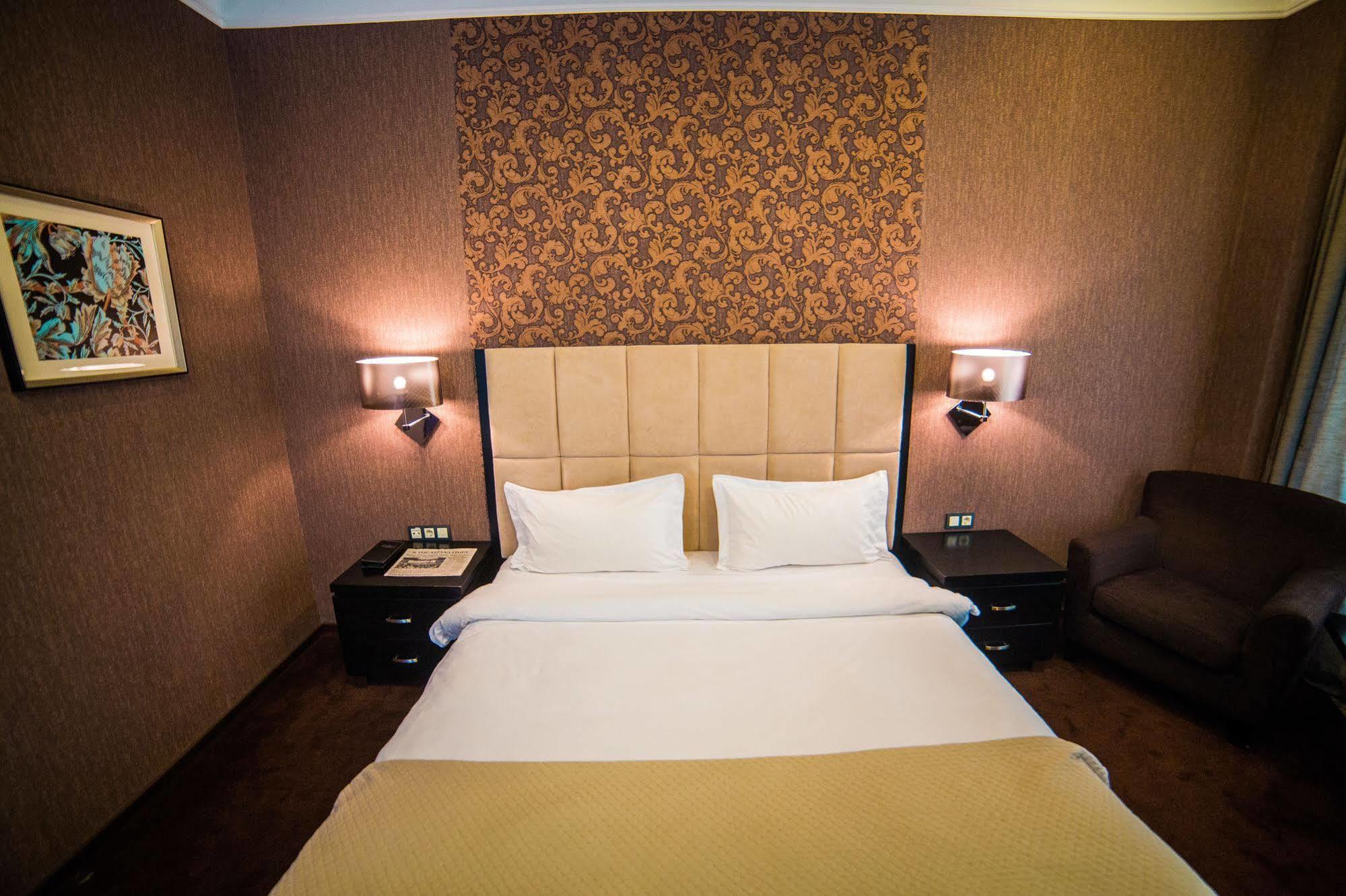 Jelsomino Boutique Hotel Astana Buitenkant foto